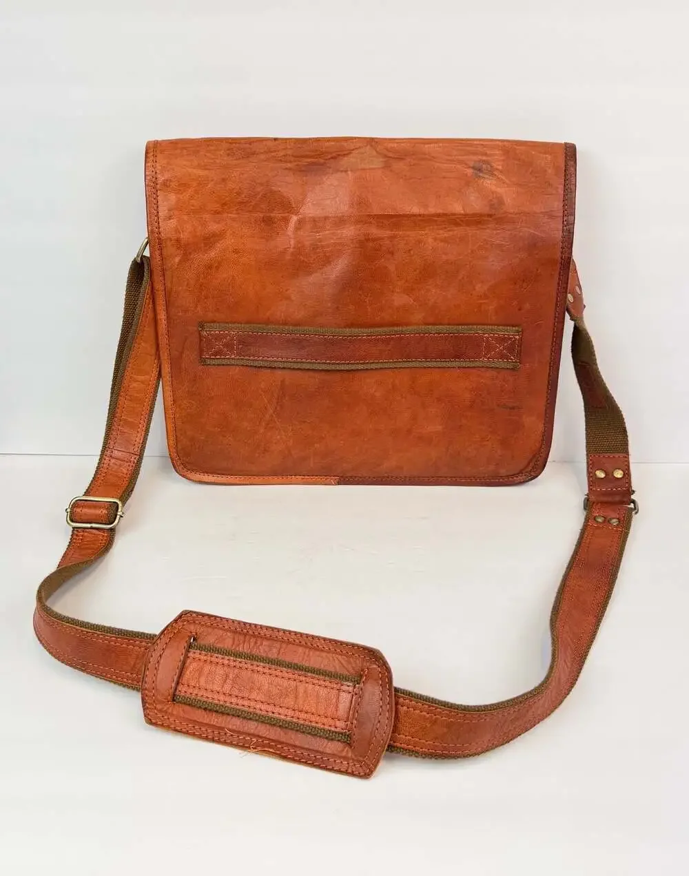 Berliner Bags Vintage Style Leather Messenger Bag Adjustable Shoulder Strap
